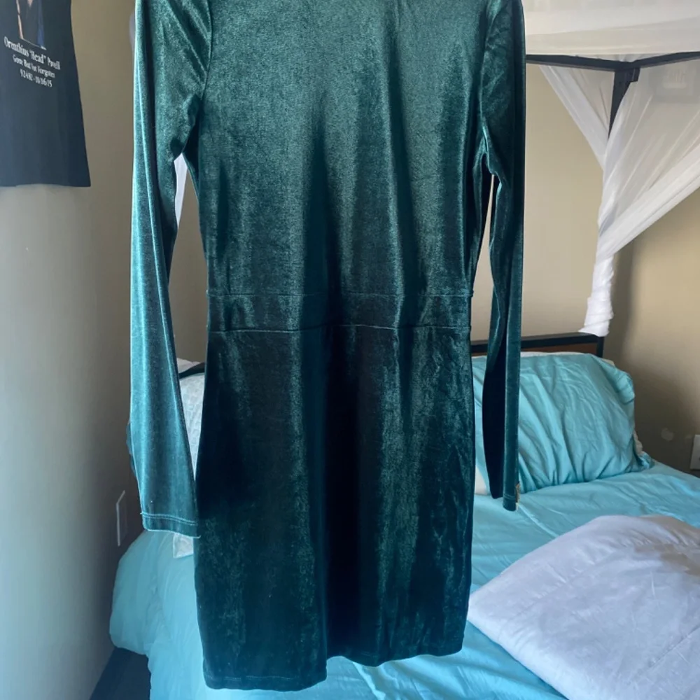 Dress - Picture 2 of 3